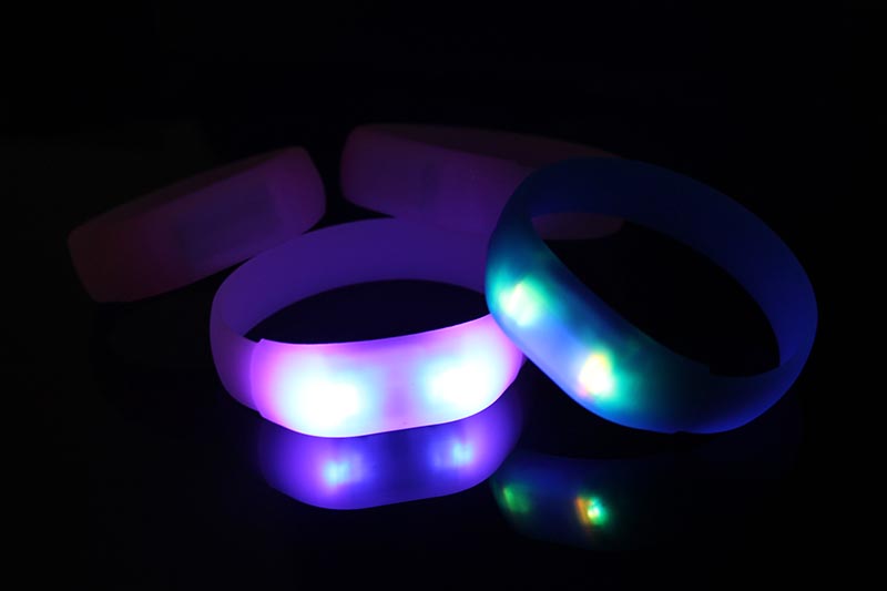 BRF-006 硅胶LED强透光手环|震动发光手环|遥控手环